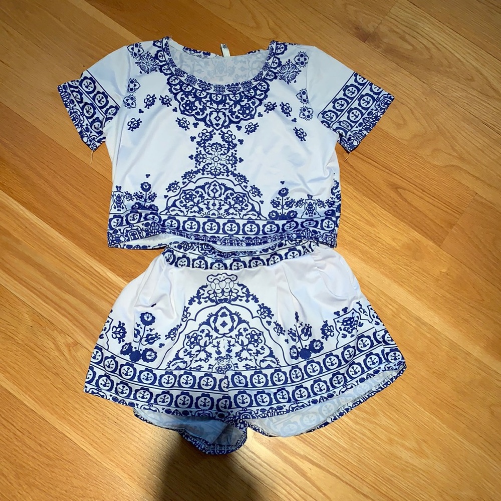Two piece set